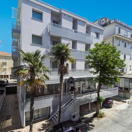 B&B Primrose Residence Hotel Rimini Exteriör bild