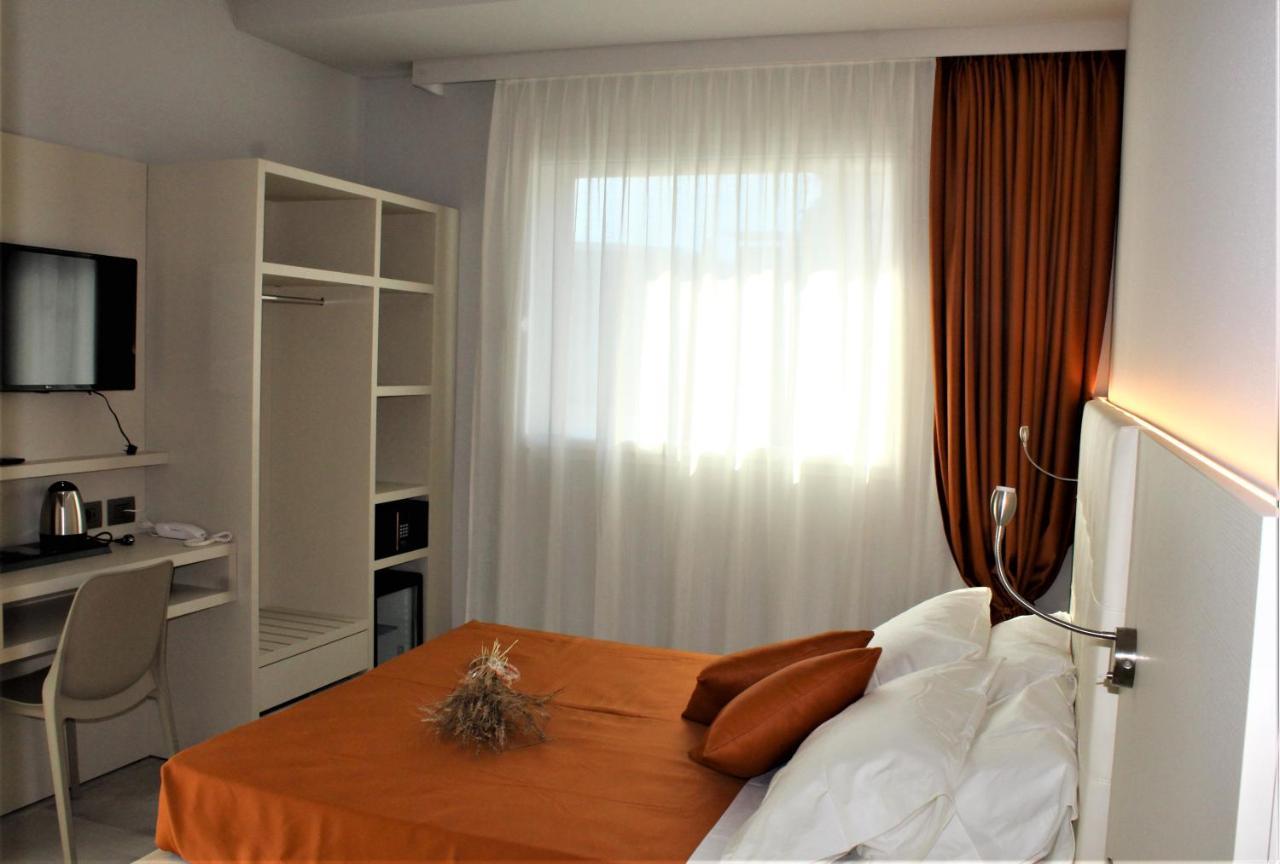B&B Primrose Residence Hotel Rimini Exteriör bild