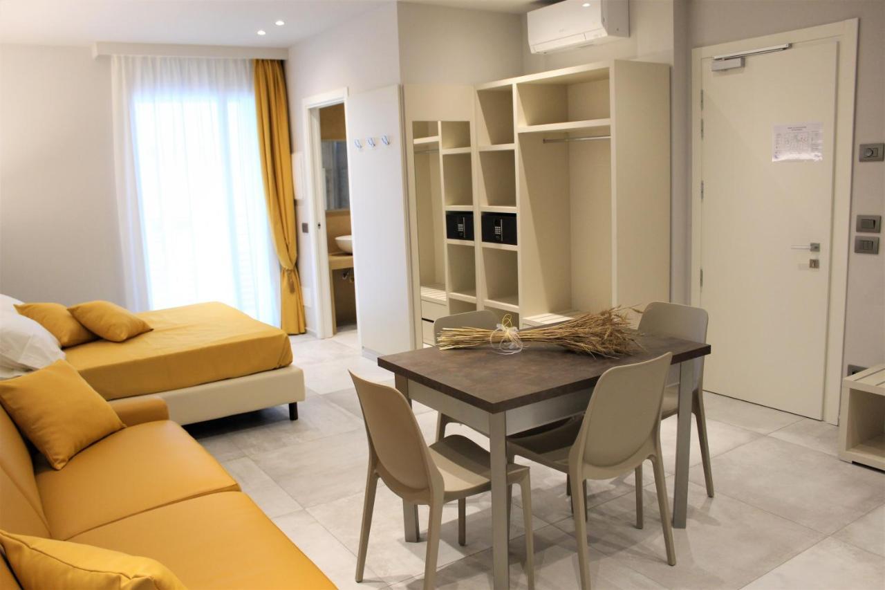 B&B Primrose Residence Hotel Rimini Exteriör bild