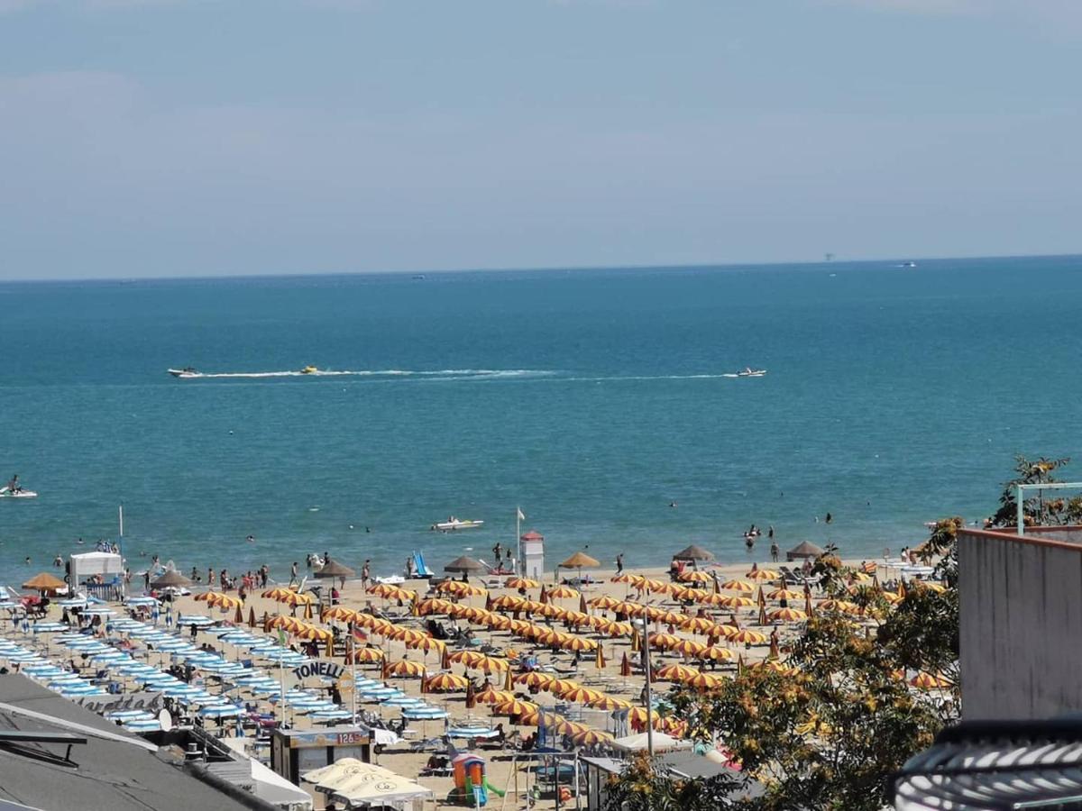 B&B Primrose Residence Hotel Rimini Exteriör bild