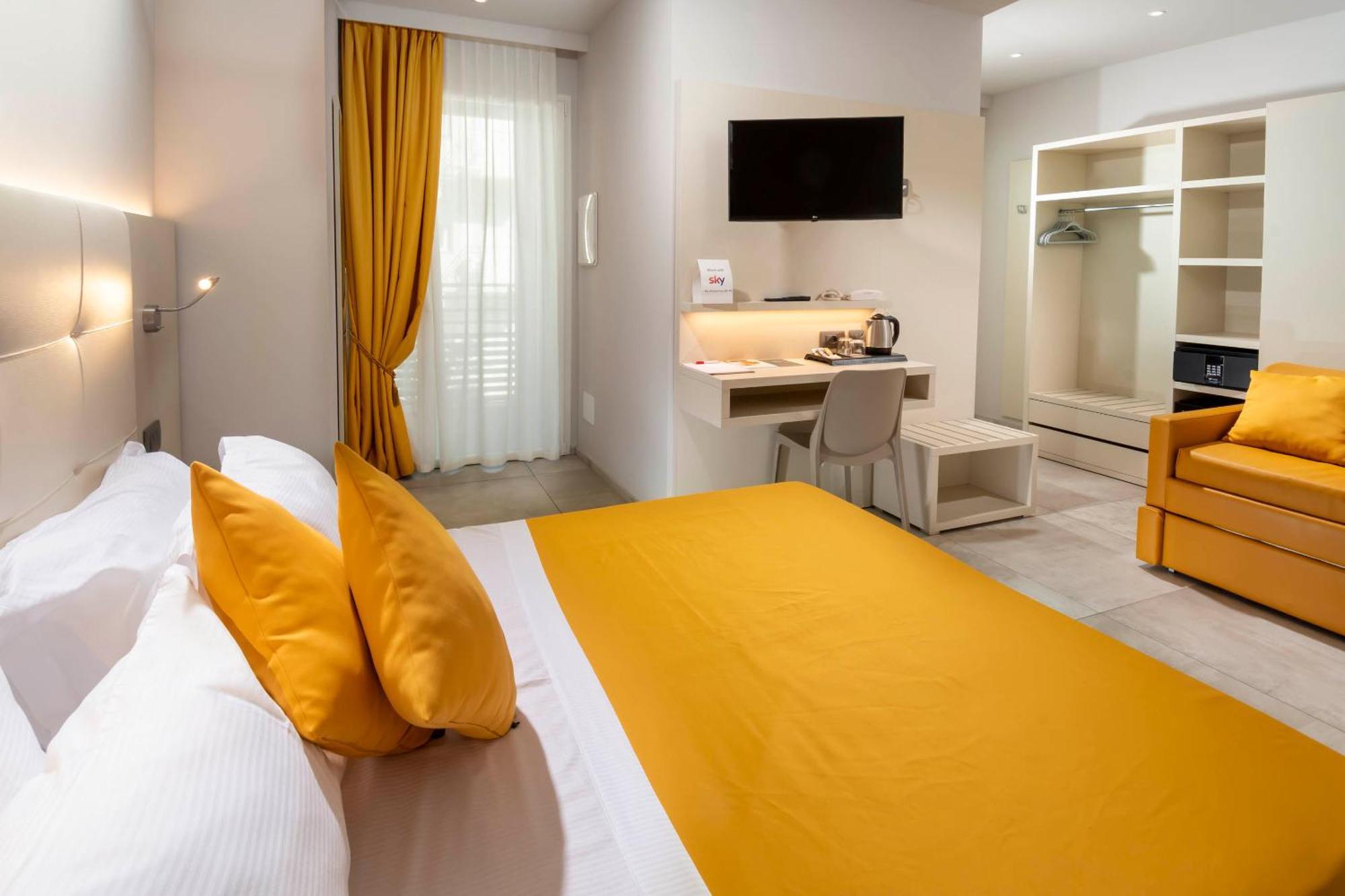B&B Primrose Residence Hotel Rimini Exteriör bild