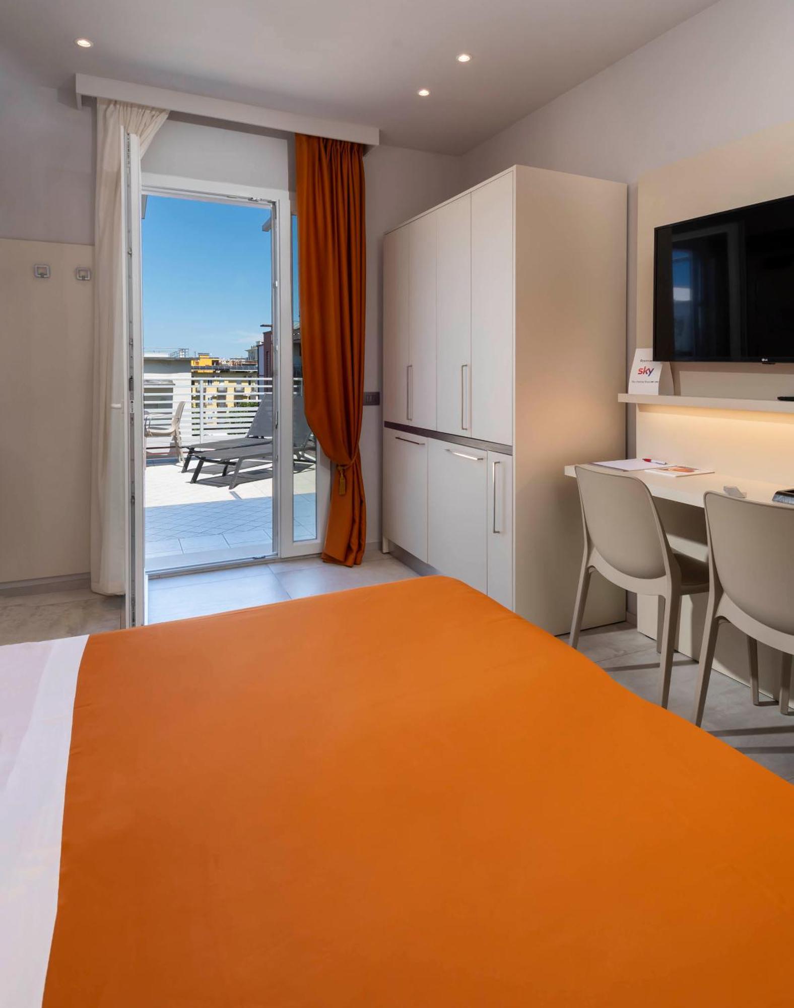 B&B Primrose Residence Hotel Rimini Exteriör bild