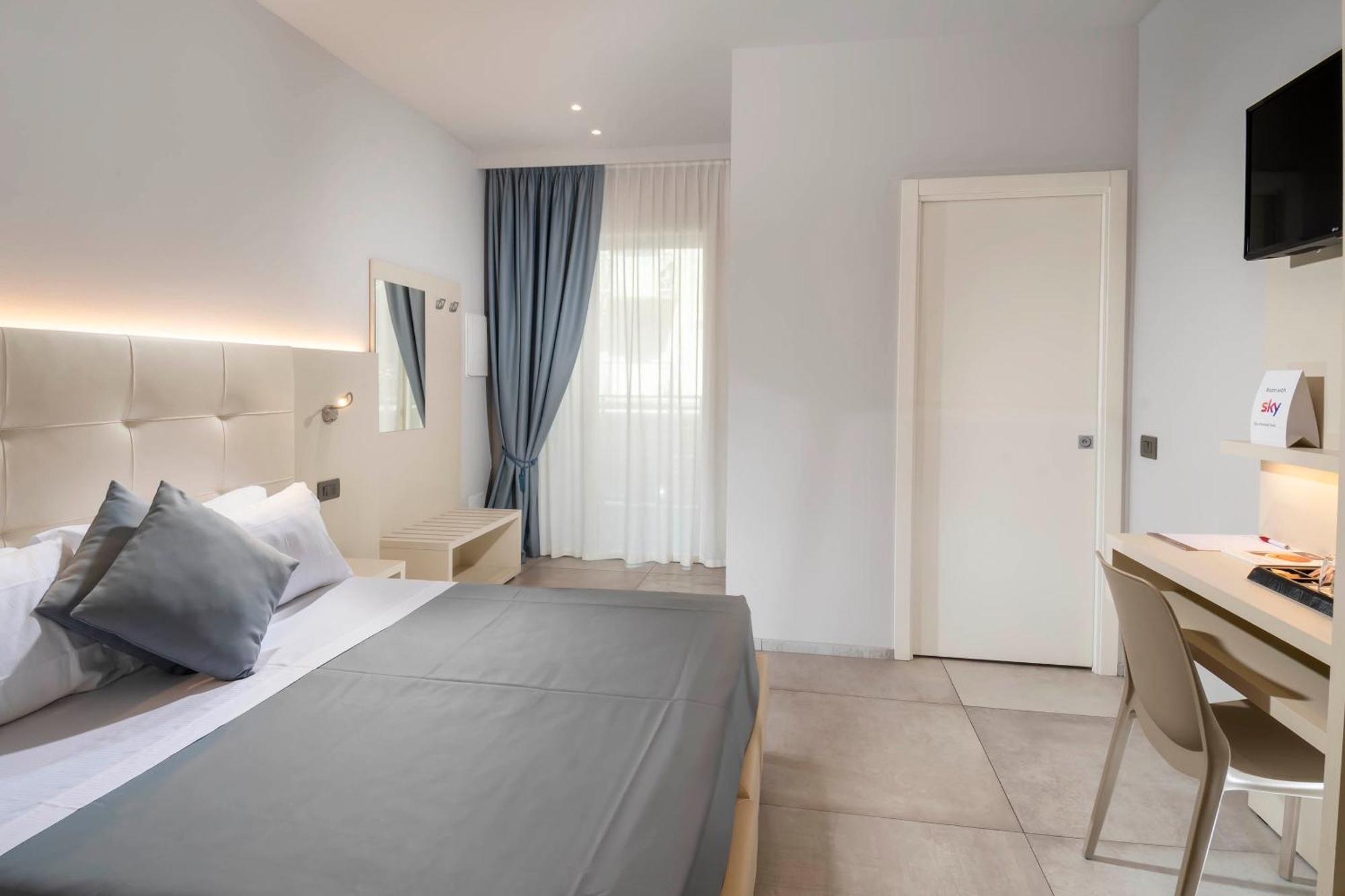 B&B Primrose Residence Hotel Rimini Exteriör bild